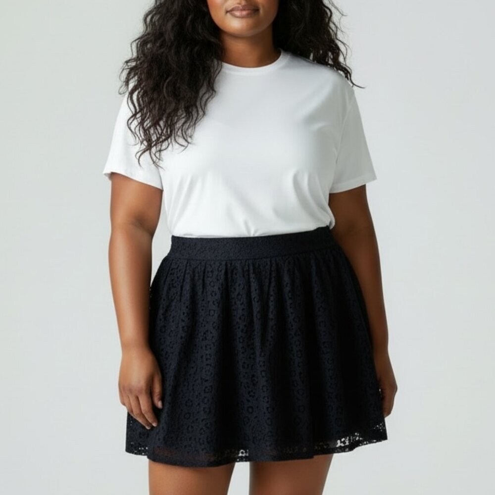 BANANA REPUBLIC BLACK LINED EYELET COTTON MINI SKIRT, SIZE 12, CUTE